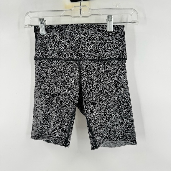 Lululemon Black and White Patterned Biker Shorts - Picture 4 of 5